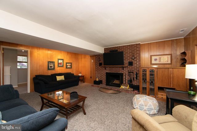 50 OAK AVE, Marlton, NJ 08053