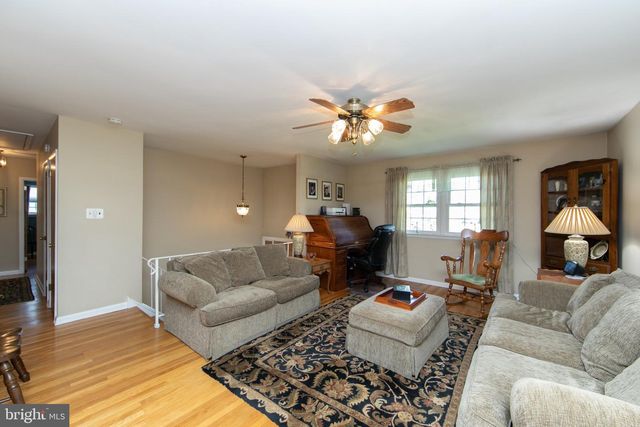 50 OAK AVE, Marlton, NJ 08053
