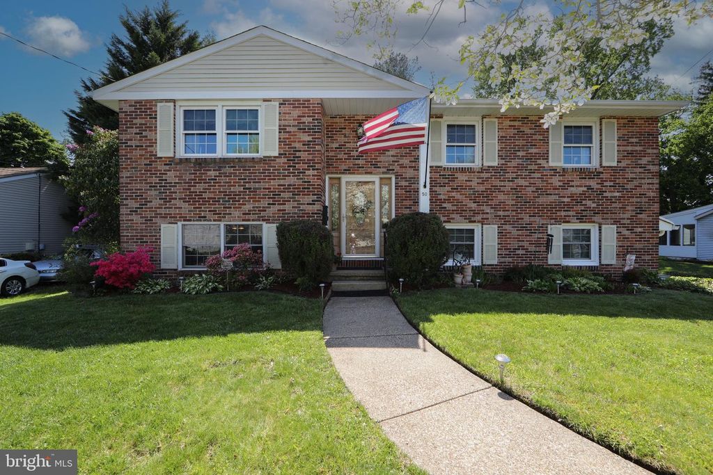 50 OAK AVE, Marlton, NJ 08053