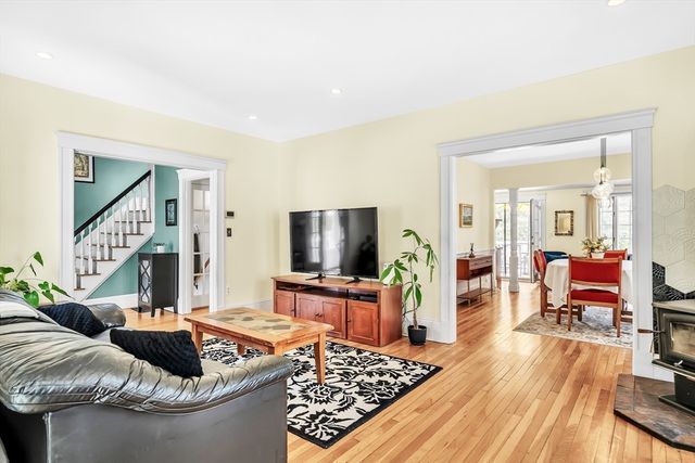 209 Beech St, Boston, MA 02131