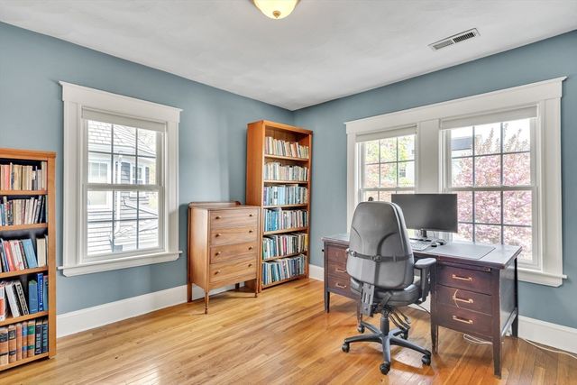 209 Beech St, Boston, MA 02131