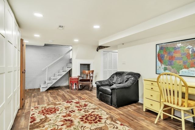 209 Beech St, Boston, MA 02131