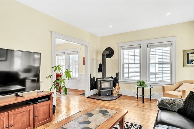 209 Beech St, Boston, MA 02131