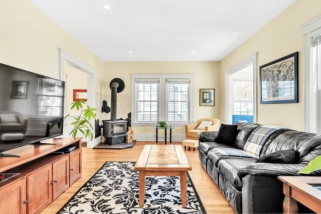 209 Beech St, Boston, MA 02131