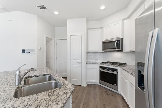 2420 Eureka Way, Lewisville, TX 75056