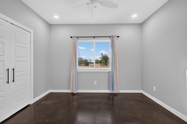19335 FM 986, Poetry, TX 75160