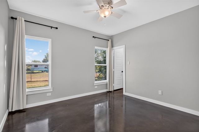 19335 FM 986, Poetry, TX 75160