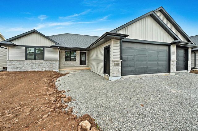 1435 CROSSROADS DRIVE, De Pere, WI 54115