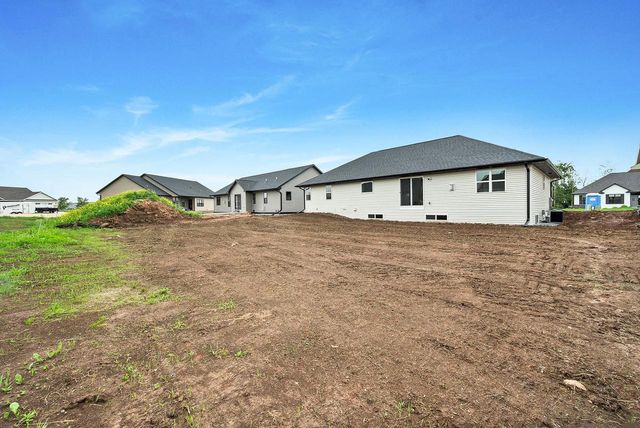 1435 CROSSROADS DRIVE, De Pere, WI 54115