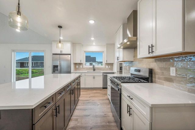 1435 CROSSROADS DRIVE, De Pere, WI 54115