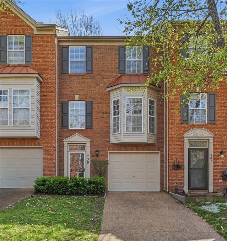 739 Huffine Manor Cir, Franklin, TN 37067