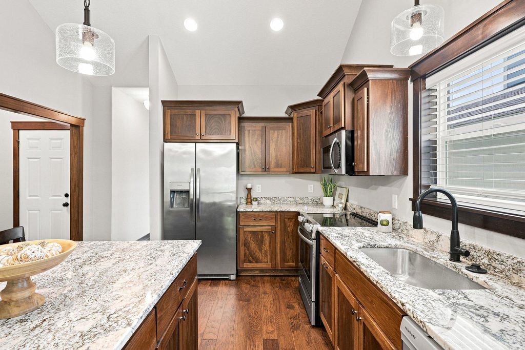 7801 Ava Trail, Inver Grove Heights, MN 55077 — photo 4