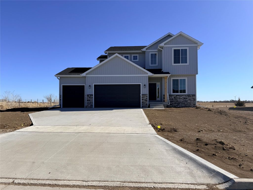 1611 Stuart Court, Stuart, IA 50250