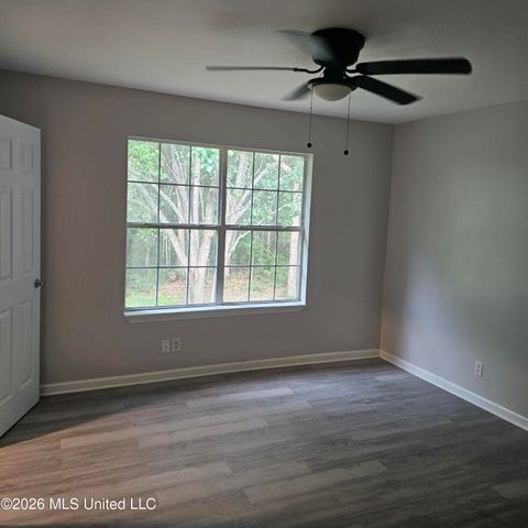 2512 Beachview Drive, Ocean Springs, MS 39564