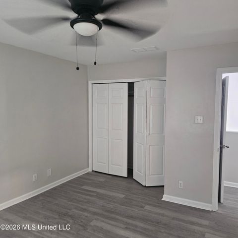 2512 Beachview Drive, Ocean Springs, MS 39564