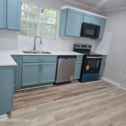 2512 Beachview Drive, Ocean Springs, MS 39564