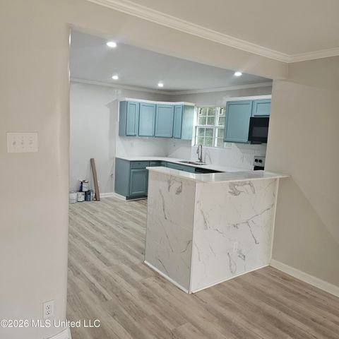 2512 Beachview Drive, Ocean Springs, MS 39564