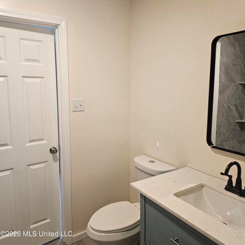 2512 Beachview Drive, Ocean Springs, MS 39564