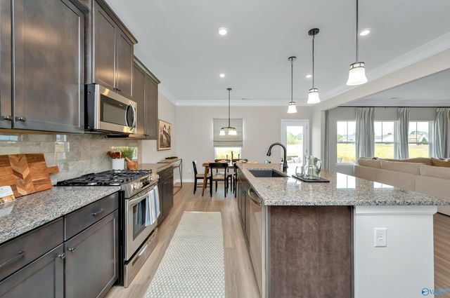 7206 Fox Glen Circle SE, Owens Cross Roads, AL 35763