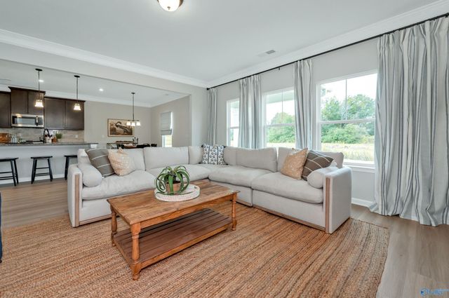 7206 Fox Glen Circle SE, Owens Cross Roads, AL 35763