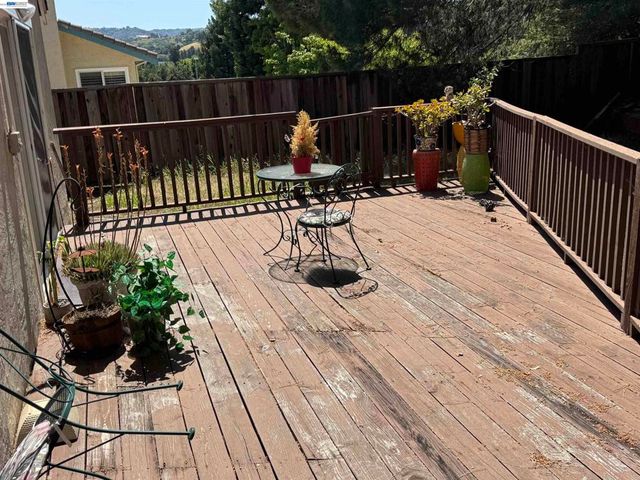 8206 Rhoda Ave, Dublin, CA 94568