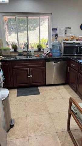 8206 Rhoda Ave, Dublin, CA 94568