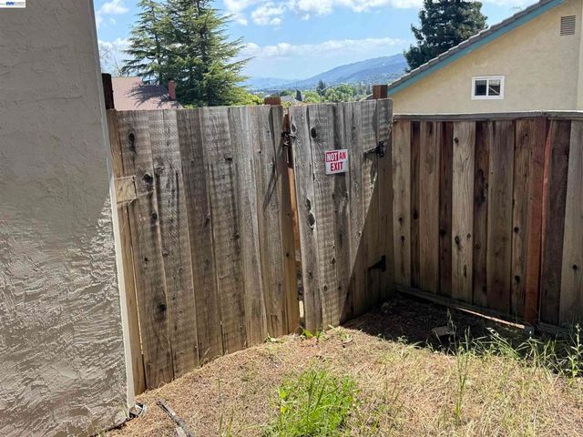 8206 Rhoda Ave, Dublin, CA 94568
