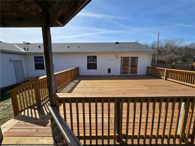 14746 Metro Avenue, Bonner Springs, KS 66012