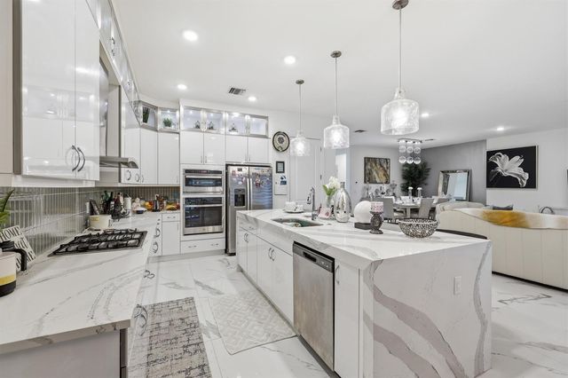 5395 Saint Vincent Lane, Loxahatchee, FL 33470
