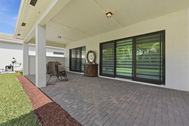5395 Saint Vincent Lane, Loxahatchee, FL 33470