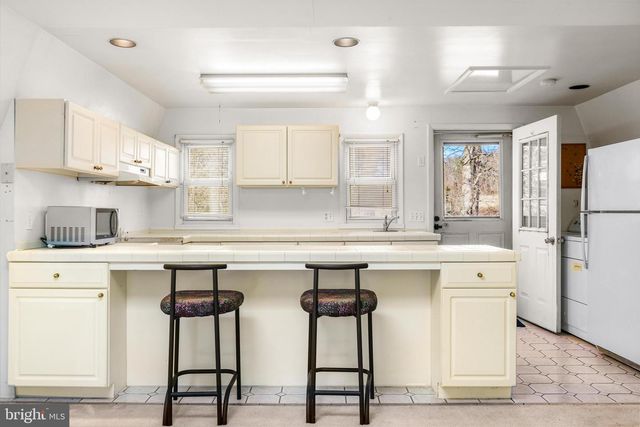 6204 EBENEZER RD, Middle River, MD 21220