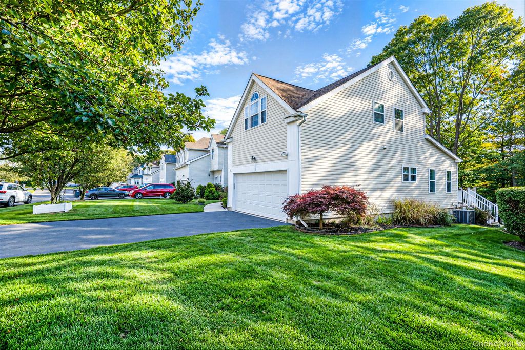 23 Sunflower Ridge Road, South Setauket, NY 11720 — photo 4