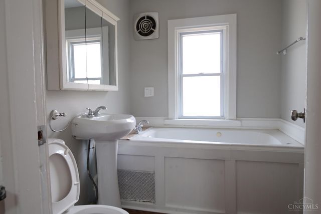 6916 Noble Avenue, Cincinnati, OH 45239