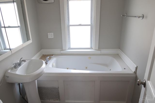 6916 Noble Avenue, Cincinnati, OH 45239