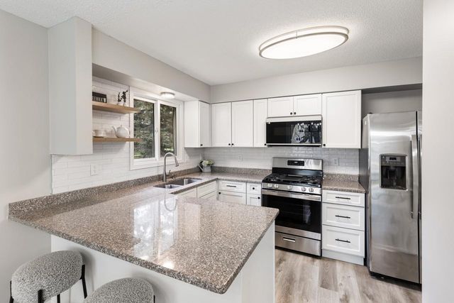 10307 Englewood Drive, Eden Prairie, MN 55347