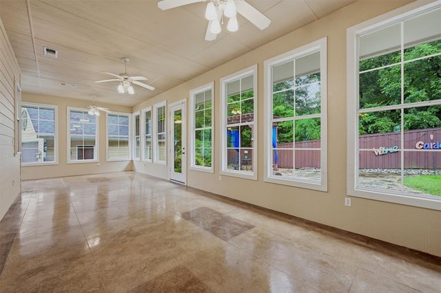 621 Kiowa Drive E, Lake Kiowa, TX 76240