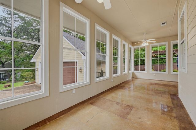621 Kiowa Drive E, Lake Kiowa, TX 76240