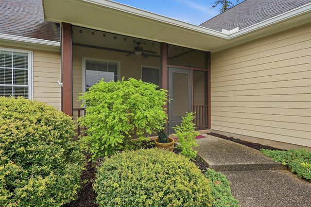 621 Kiowa Drive E, Lake Kiowa, TX 76240