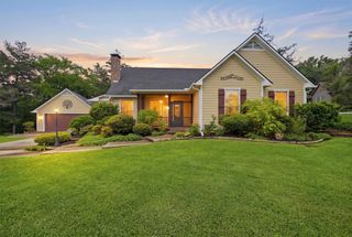 621 Kiowa Drive E, Lake Kiowa, TX 76240