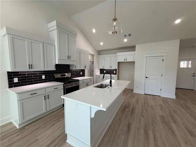 91 W Watson Lane, Farmington, AR 72730