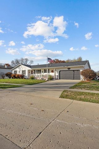 2750 Lynn Drive, Marion, IA 52302