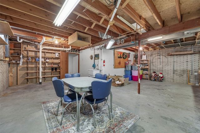 2750 Lynn Drive, Marion, IA 52302