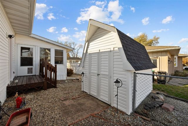 2750 Lynn Drive, Marion, IA 52302