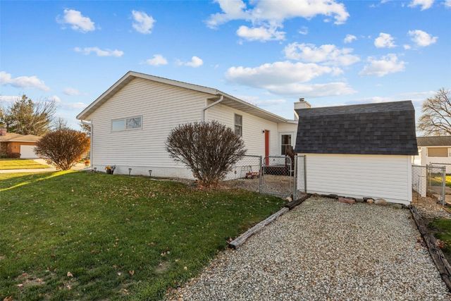 2750 Lynn Drive, Marion, IA 52302