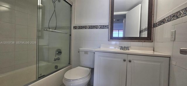 2025 NE 164th St 306, North Miami Beach, FL 33162