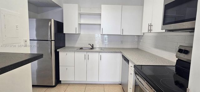 2025 NE 164th St 306, North Miami Beach, FL 33162