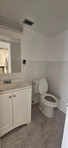 2025 NE 164th St 306, North Miami Beach, FL 33162