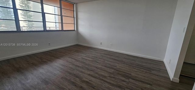 2025 NE 164th St 306, North Miami Beach, FL 33162