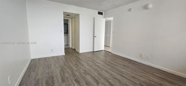 2025 NE 164th St 306, North Miami Beach, FL 33162
