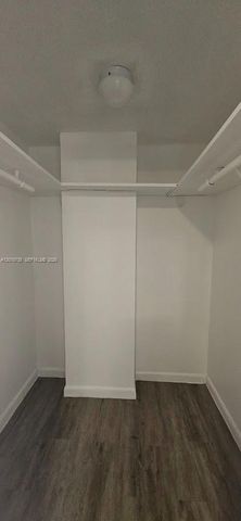 2025 NE 164th St 306, North Miami Beach, FL 33162